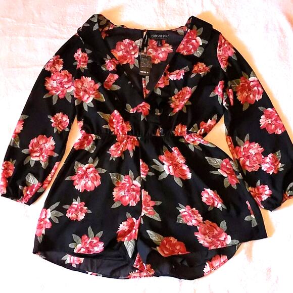 Forever 21+ Black Deep V Ruffle Front Pink Mauve Floral Jumpsuit Romper 2X - Picture 1 of 9